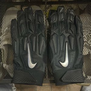 Nike D tack 6 gloves